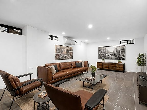 3rd image of 19 Columbia Pl APT 1R