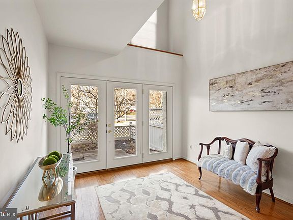 4th image of 2709 Baronhurst Dr