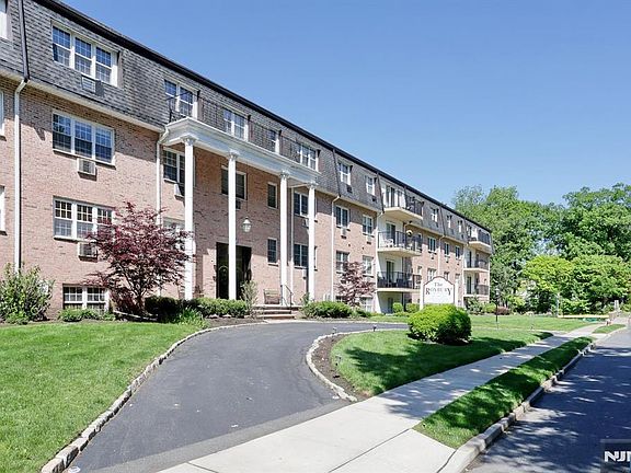 2nd image of 550 Fairview Ave APT 302