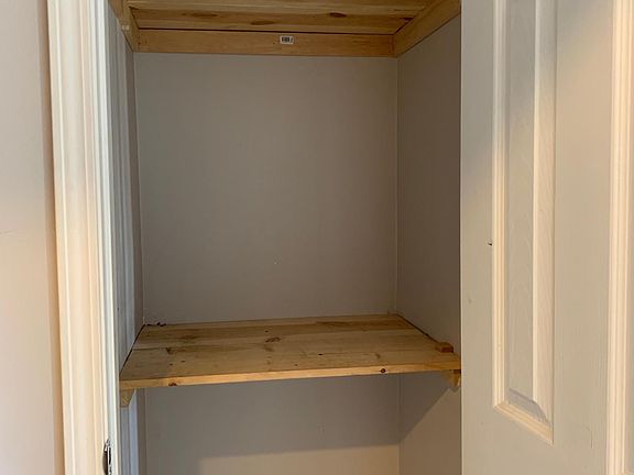 Kitchen pantry closet