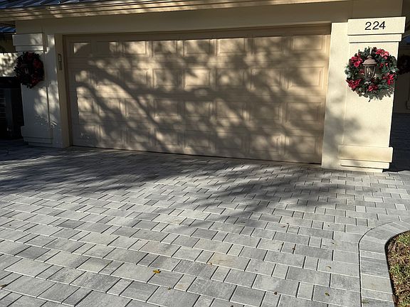 2nd image of 224 River Park Dr