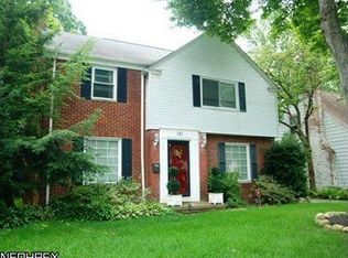 121 Avondale Dr, Akron, OH 44313
