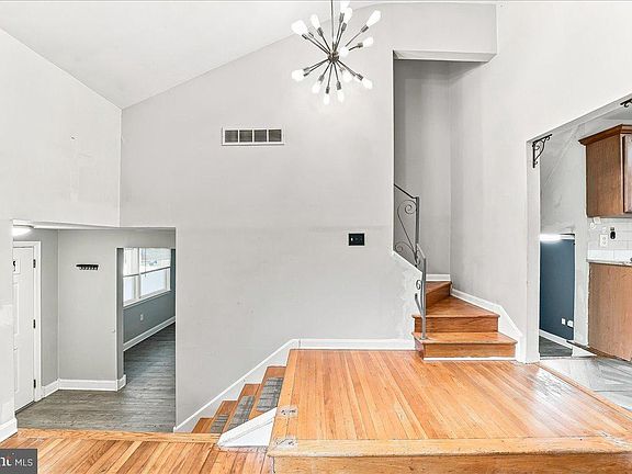 4th image of 2226 Jamaica Dr