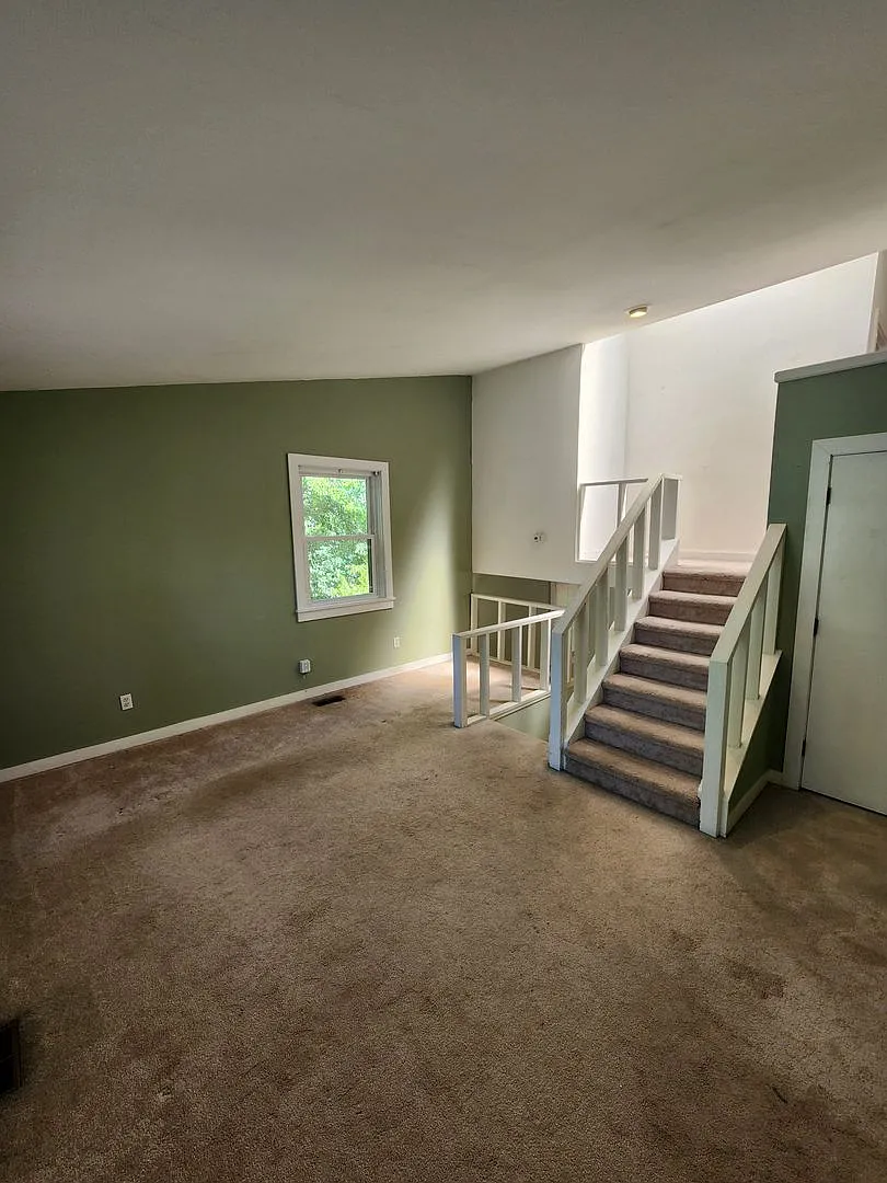 207 Purefoy Road — Photo 3