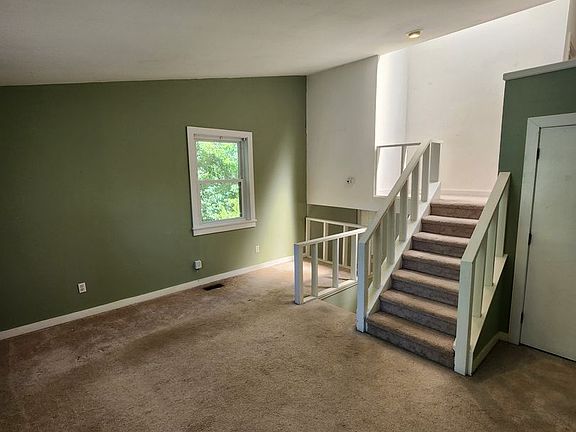 3rd image of 207 Purefoy Rd #A