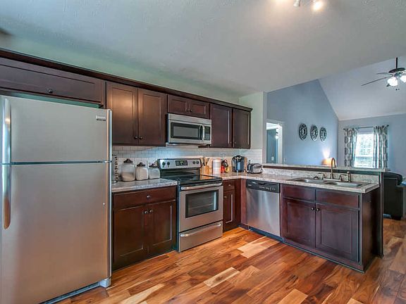 5th image of 102 Jordan Ave