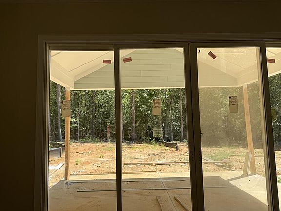5th image of 107 Abercrombie Point