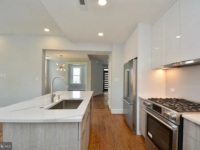 1724 2nd St NW — Photo 13