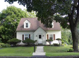 19 Columbus Ave, Waterford, NY 12188