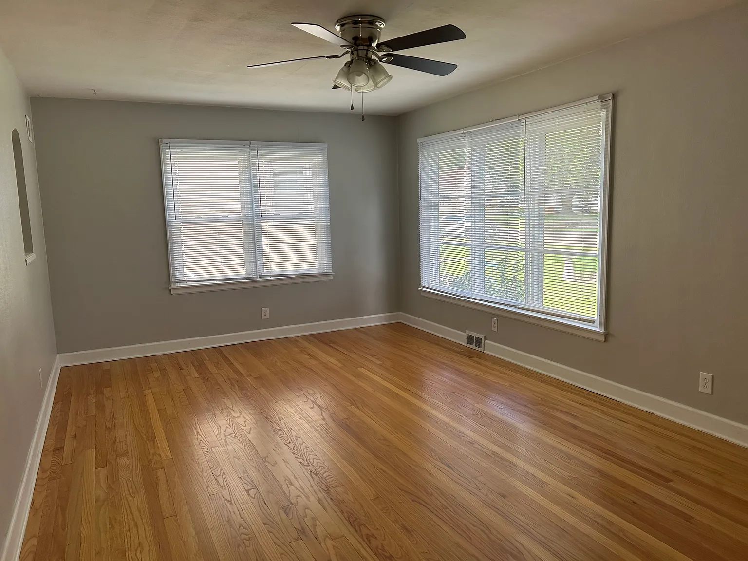 3 bed, 1465 sqft, $1,975 — Photo 4