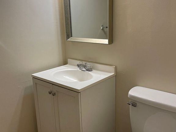 4th image of 358 N Edwards Ave APT 3