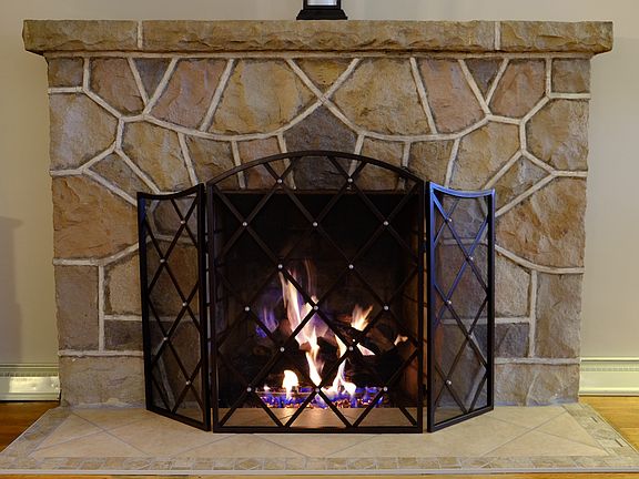 Gas fireplace