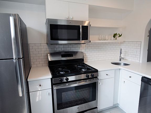 4th image of 701 N Hamilton St APT A