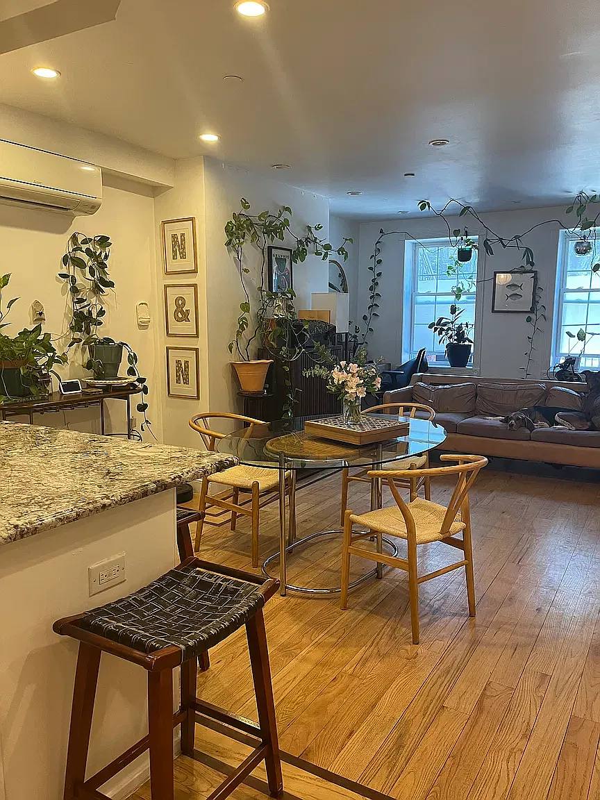 585 Van Buren Street — Photo 2