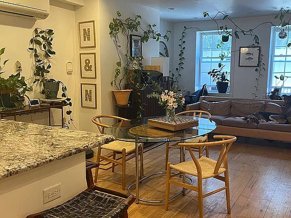 2nd image of 585 Van Buren St APT 1
