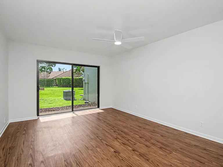 21642 Guadalajara Ave — Photo 19