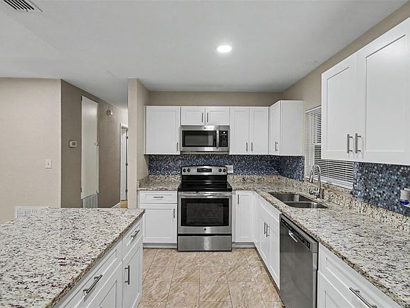 4th image of 1339 E JACKSON AVENUE