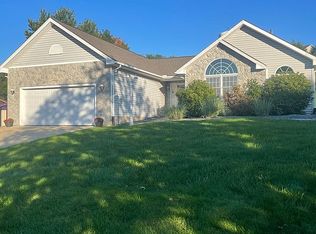 6820 Dillon Hills Dr, Nashport, OH 43830