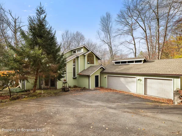 67 Lakeview Timbers Dr, Gouldsboro, PA 18424