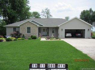 401 Ross St, Waverly, IL 62692