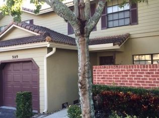 9149 Vineyard Lake Dr, Plantation, FL 33324