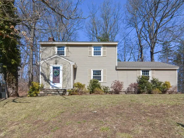 4 Hickory Ln, Auburn, MA 01501