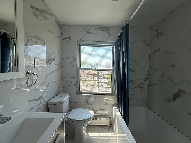 54 Graham St #10 — Photo 4