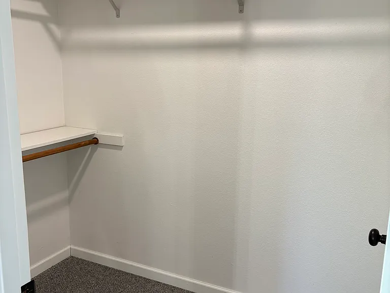 2204 Rosemont Pl S — Photo 16