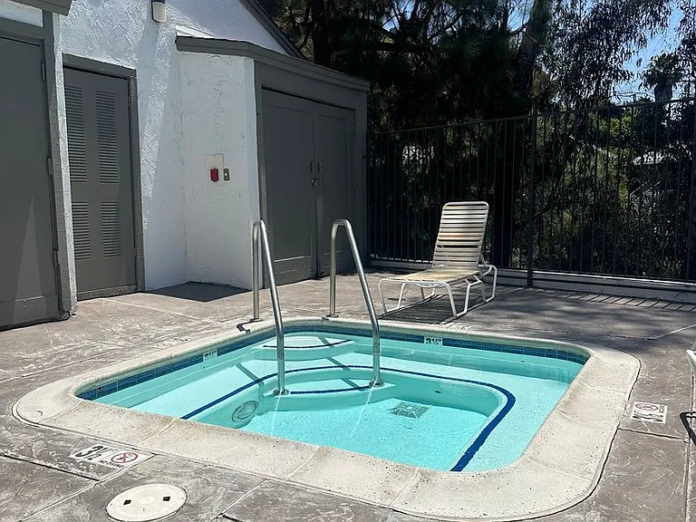 7500 Parkway Dr #200 — Photo 15