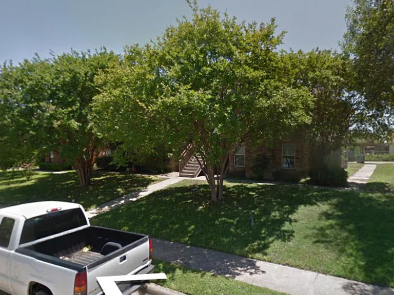 5530 Brookview Ct — Photo 2