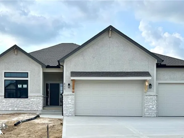 8222 NW 90th Ter, Kansas City, MO 64153