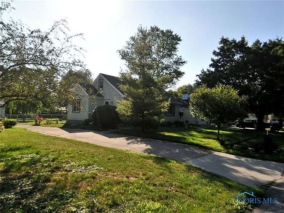 1st image of 904 Askin St
