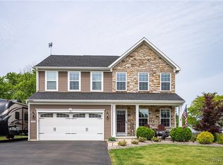 4568 Logans Ln, Hamburg, NY 14075