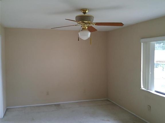 3rd image of 805 W Ludlum Dr