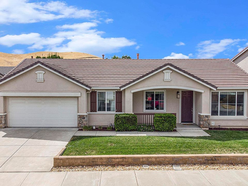 1st image of 1858 Ventura Dr