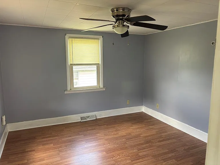 111 Maxwell Hill Rd — Photo 3