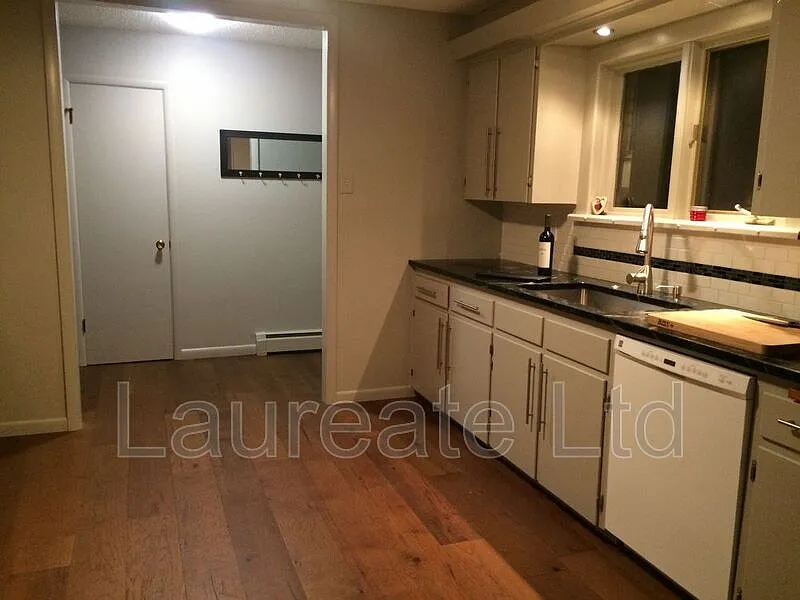 3 bed, 2.0 bath, 1820 sqft, $3,150 — Photo 4
