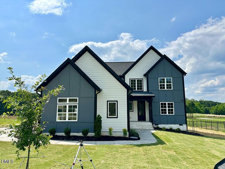 1st image of 110 Firefly Ln