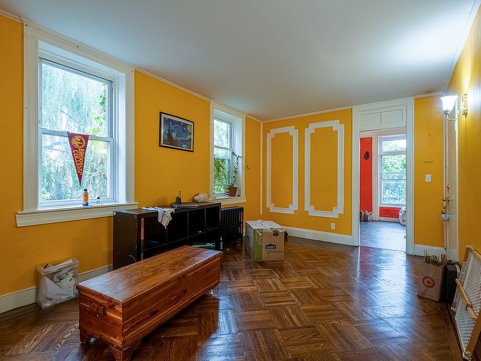 1st image of 510 Willoughby Ave #3