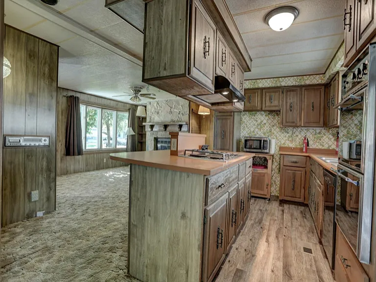2746 Shady Creek Ln — Photo 8
