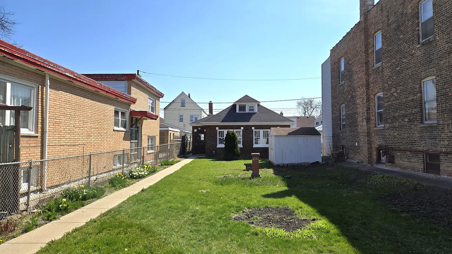 5735 S Washtenaw Ave photo 1