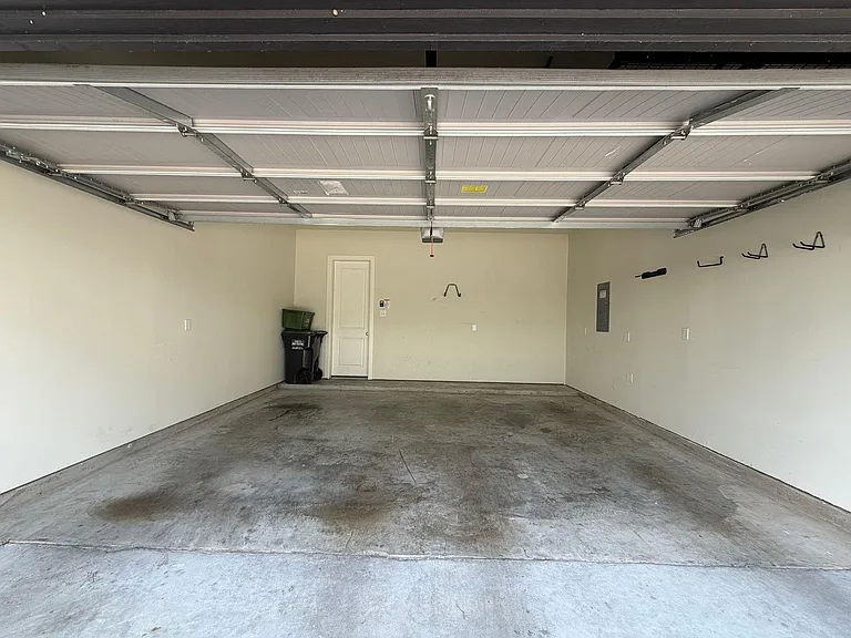 5915 Haring Ln — Photo 10