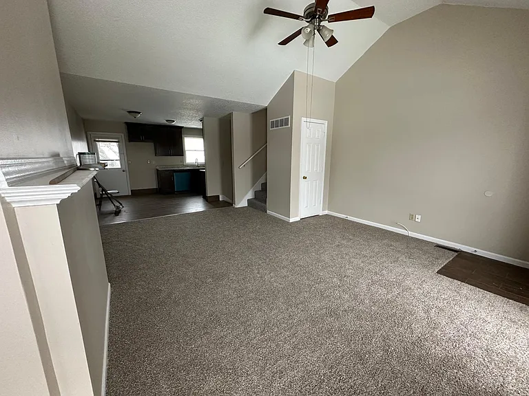 220 Bedford St — Photo 3