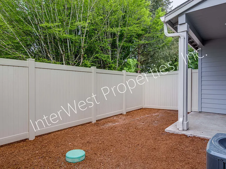 10317 NE 61st Cir — Photo 46