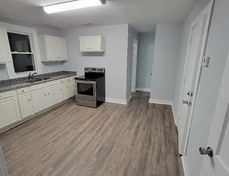 332 Broad St #D — Photo 3