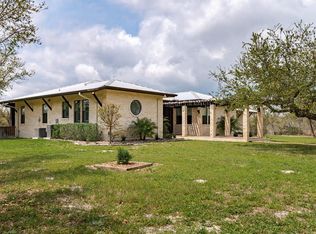 189 Lamar Dr, Rockport, TX 78382