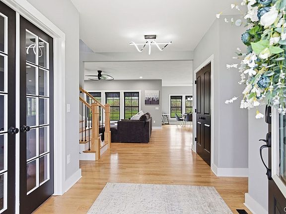 2nd image of 3408 Tall Tree Ln