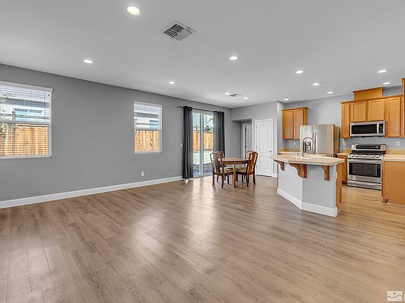 3rd image of 3982 Redwood Burl Ln