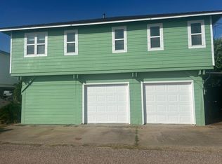 130 Snapper Ln, Freeport, TX 77541