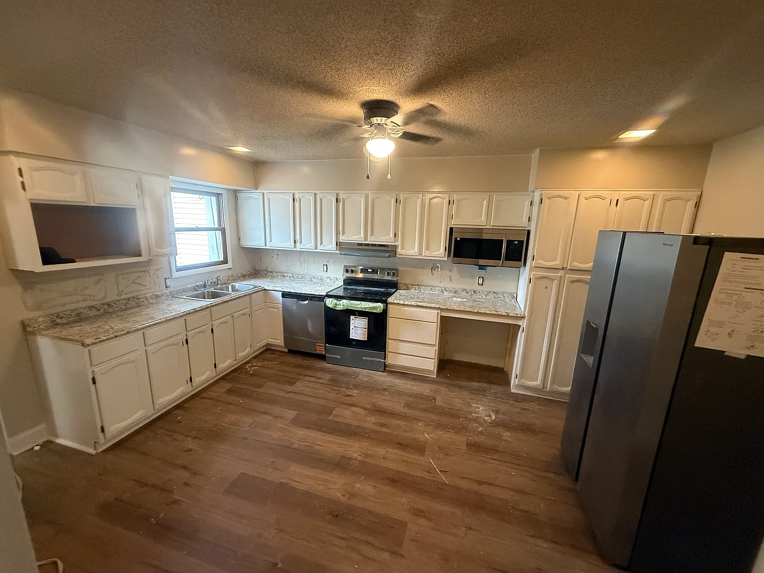 3 bed, 1350 sqft, $1,700 — Photo 2